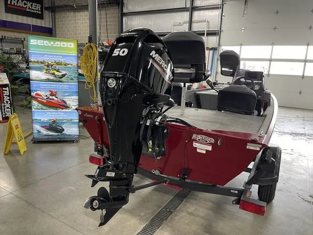 Slide: The Image of 2020 Tracker BASS TRACKER® Classic XL boat with Mercury 50 engine in showroom. - 7