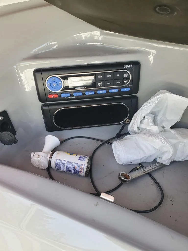 Slide: The Image of Bayliner 185 Bowrider 2008 - 13