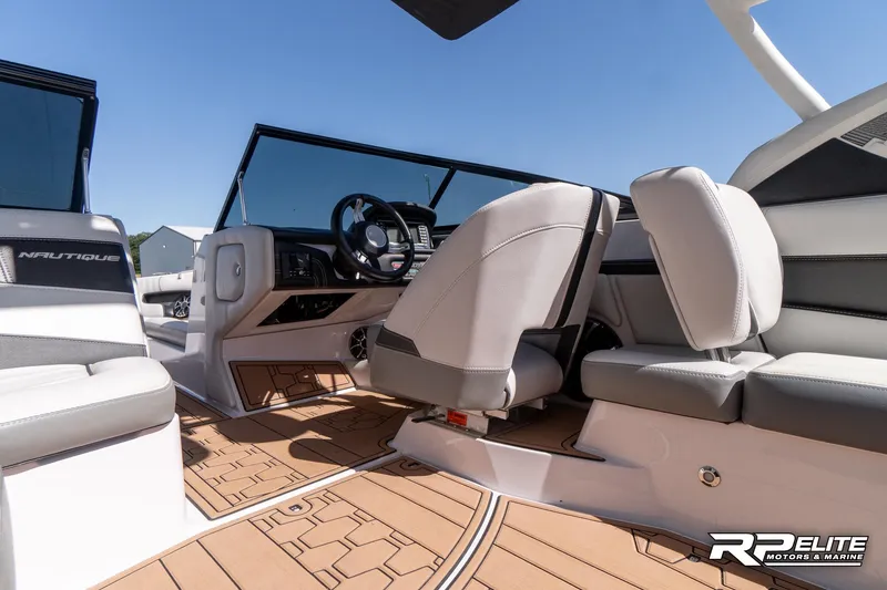 Slide: The Image of Nautique Super Air Nautique 230 2014 - 53