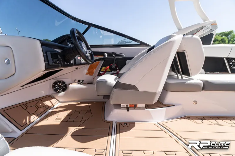 Slide: The Image of Nautique Super Air Nautique 230 2014 - 55