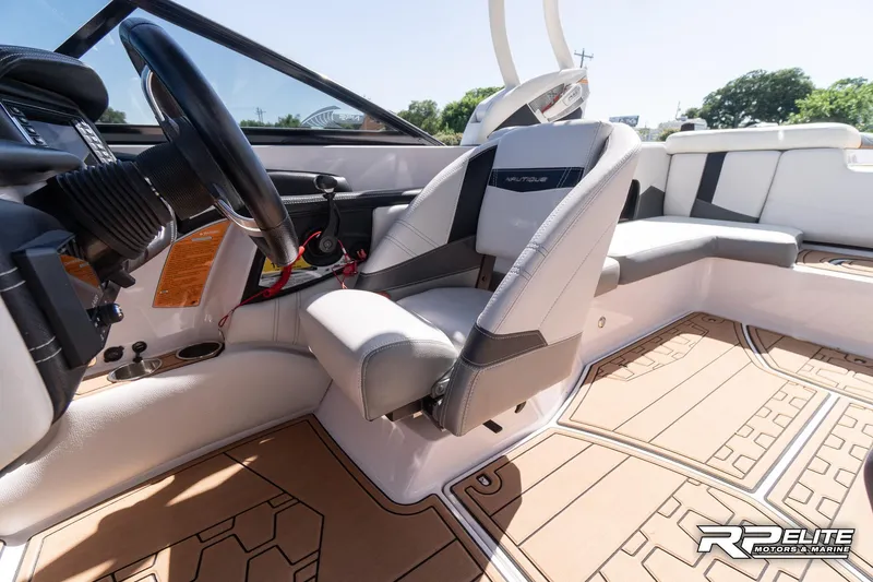 Slide: The Image of Nautique Super Air Nautique 230 2014 - 56