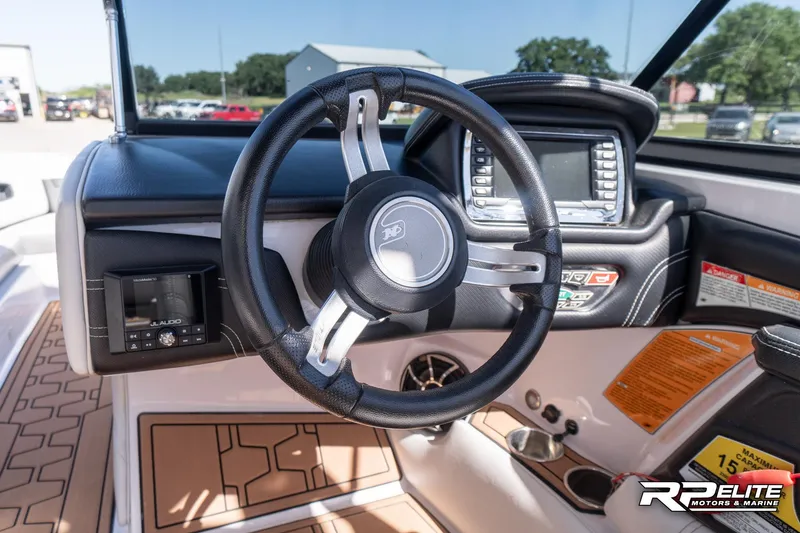 Slide: The Image of Nautique Super Air Nautique 230 2014 - 58