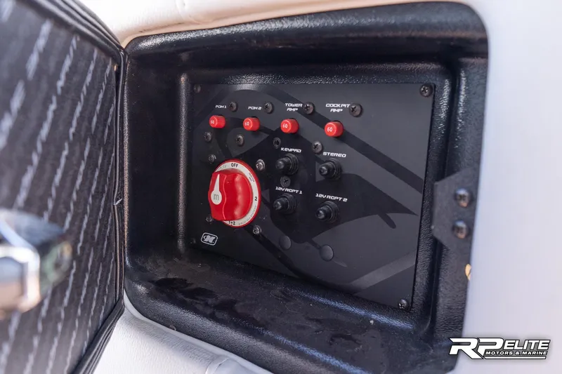 Slide: The Image of Nautique Super Air Nautique 230 2014 - 63