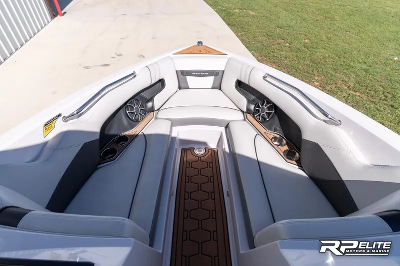 Slide: The Image of Nautique Super Air Nautique 230 2014 - 65