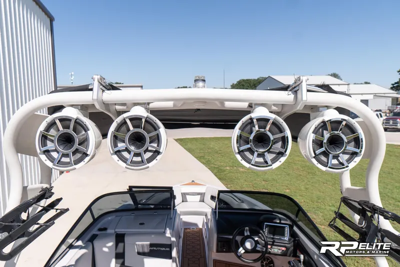 Slide: The Image of Nautique Super Air Nautique 230 2014 - 71