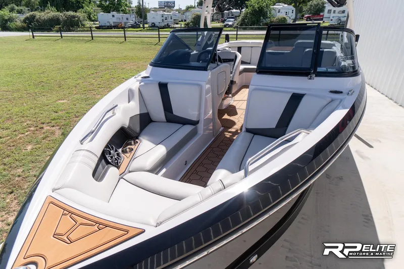 Slide: The Image of Nautique Super Air Nautique 230 2014 - 74