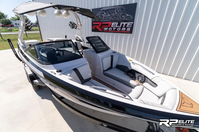 Slide: The Image of Nautique Super Air Nautique 230 2014 - 76