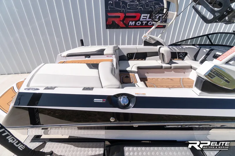 Slide: The Image of Nautique Super Air Nautique 230 2014 - 78