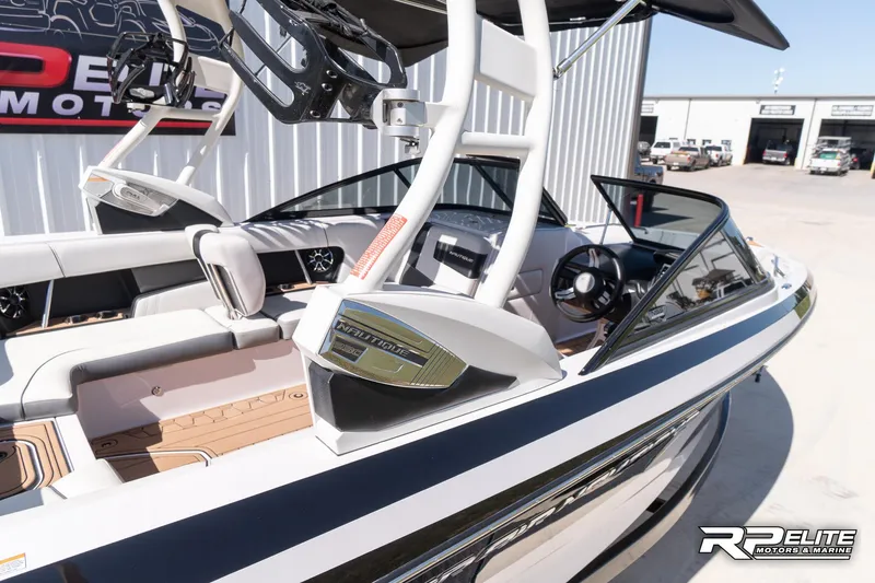 Slide: The Image of Nautique Super Air Nautique 230 2014 - 79