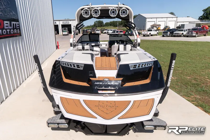 Slide: The Image of Nautique Super Air Nautique 230 2014 - 80