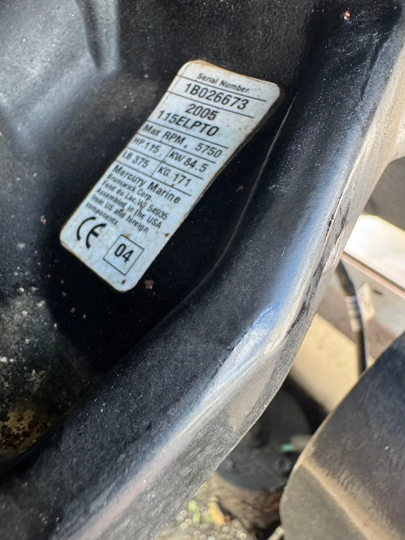 Slide: The Image of Label on 2006 Sea Fox 185 Bay Fisher boat engine, displaying model and specifications. - 14