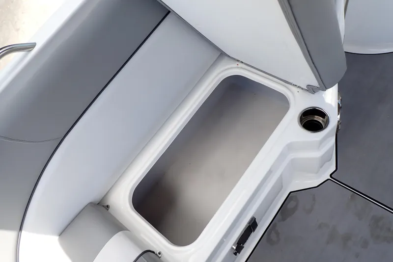 Slide: The Image of NauticStar 223 DC 2021 - 54