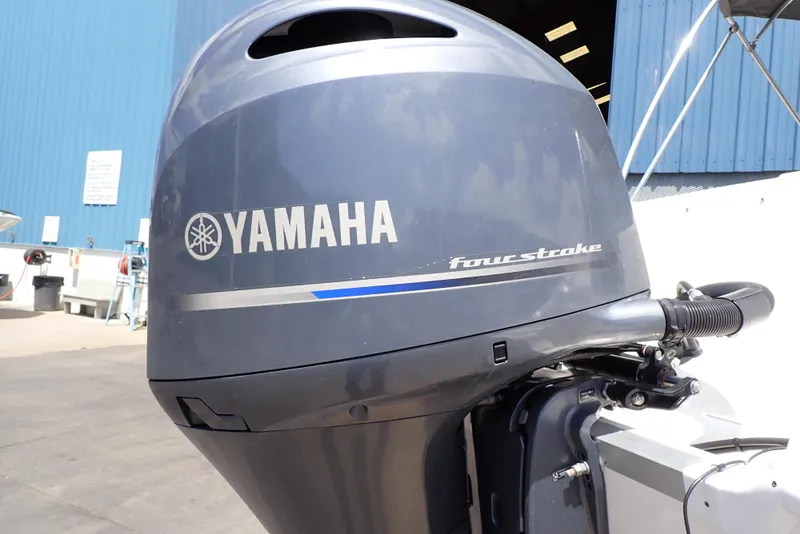 Slide: The Image of NauticStar 223 DC 2021 - 65