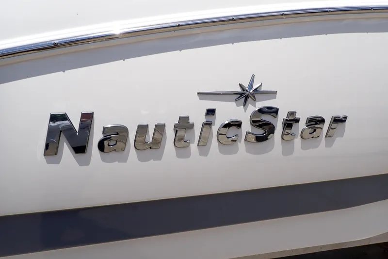 Slide: The Image of NauticStar 223 DC 2021 - 81