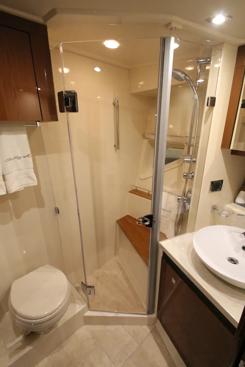 Slide: The Image of Sea Ray 510 Sundancer 2016 - 101