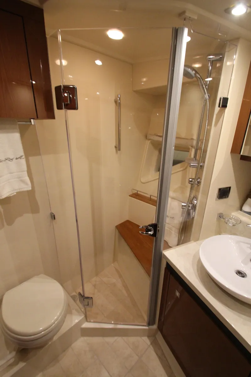 Slide: The Image of Sea Ray 510 Sundancer 2016 - 103