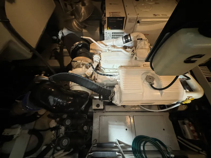 Slide: The Image of Sea Ray 510 Sundancer 2016 - 117