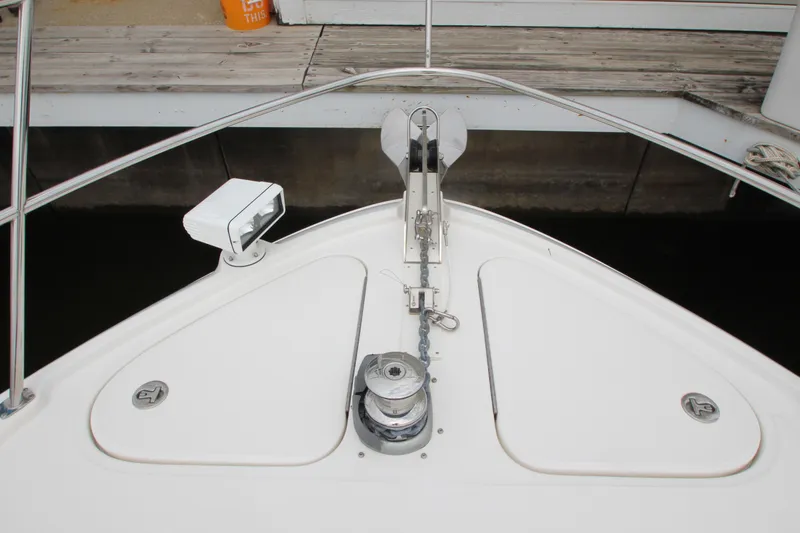 Slide: The Image of Bow of 2016 Sea Ray 510 Sundancer yacht with anchor and winch system. - 24