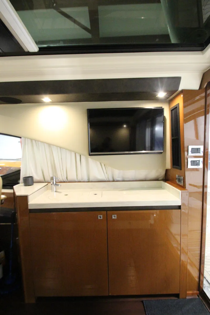 Slide: The Image of Sea Ray 510 Sundancer 2016 - 61