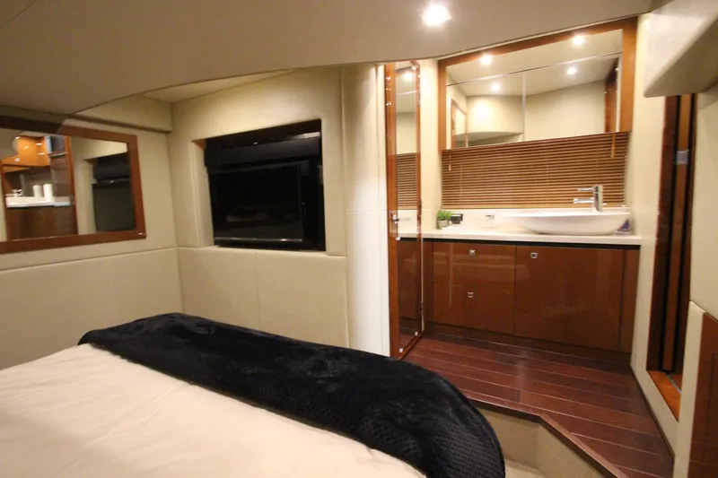 Slide: The Image of Sea Ray 510 Sundancer 2016 - 80