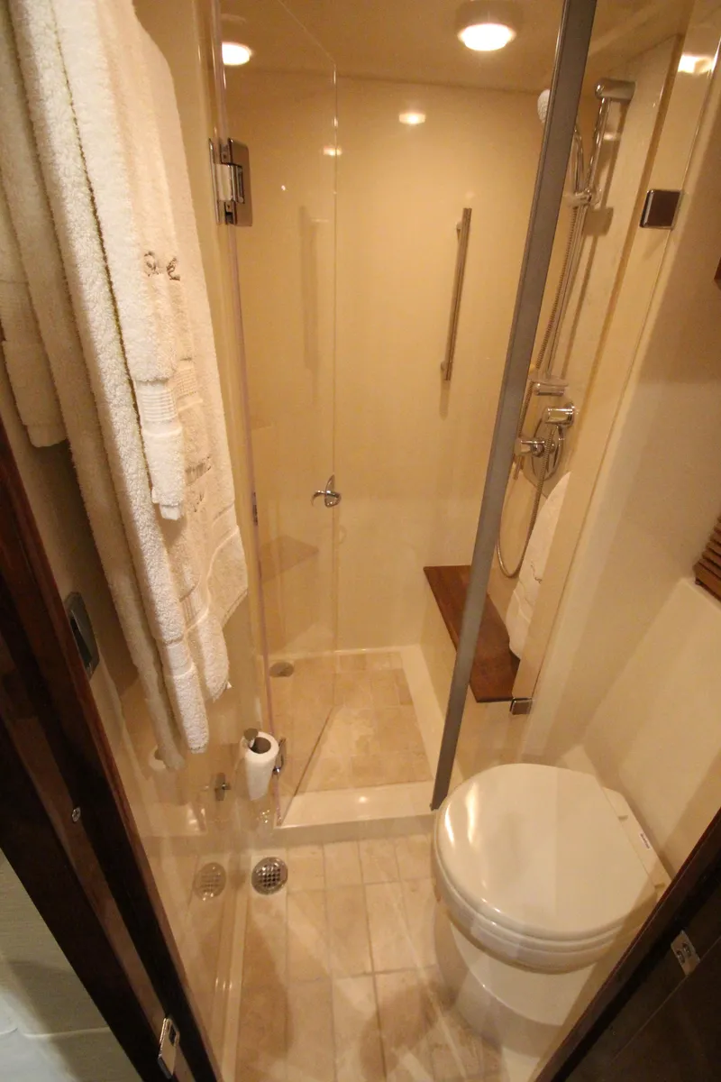 Slide: The Image of Sea Ray 510 Sundancer 2016 - 86