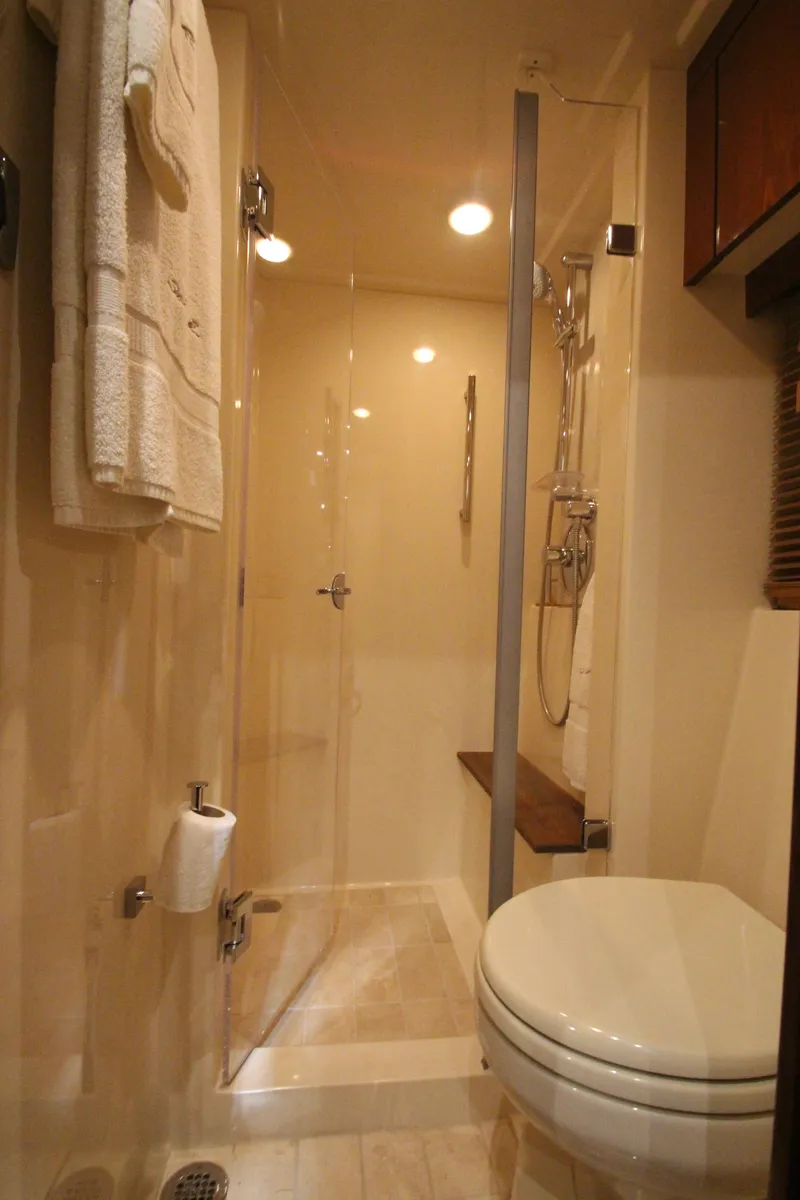 Slide: The Image of Sea Ray 510 Sundancer 2016 - 87