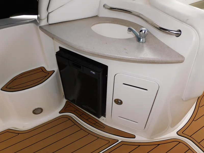 Slide: The Image of Sea Ray Sundancer 320 2006 - 11