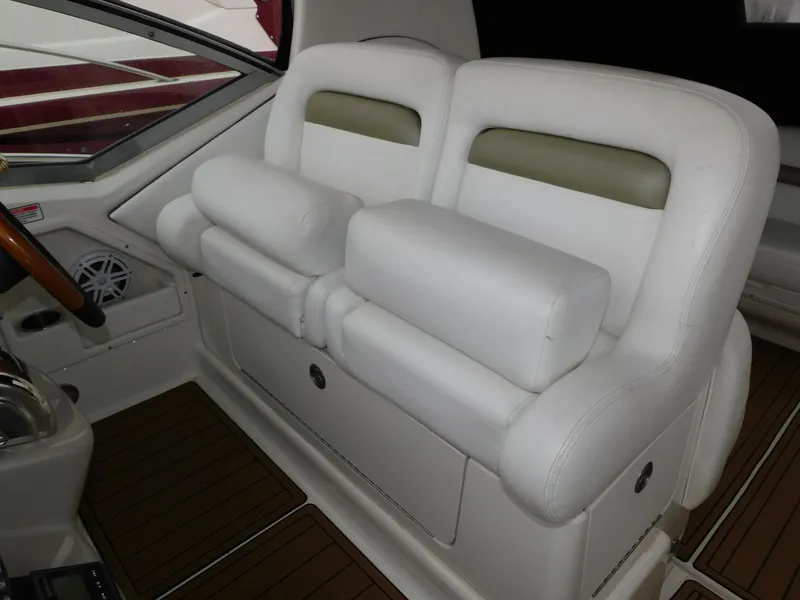 Slide: The Image of Sea Ray Sundancer 320 2006 - 19