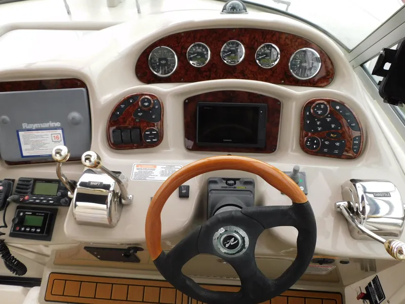 Slide: The Image of Sea Ray Sundancer 320 2006 - 26