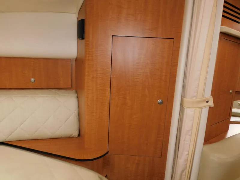 Slide: The Image of Sea Ray Sundancer 320 2006 - 35