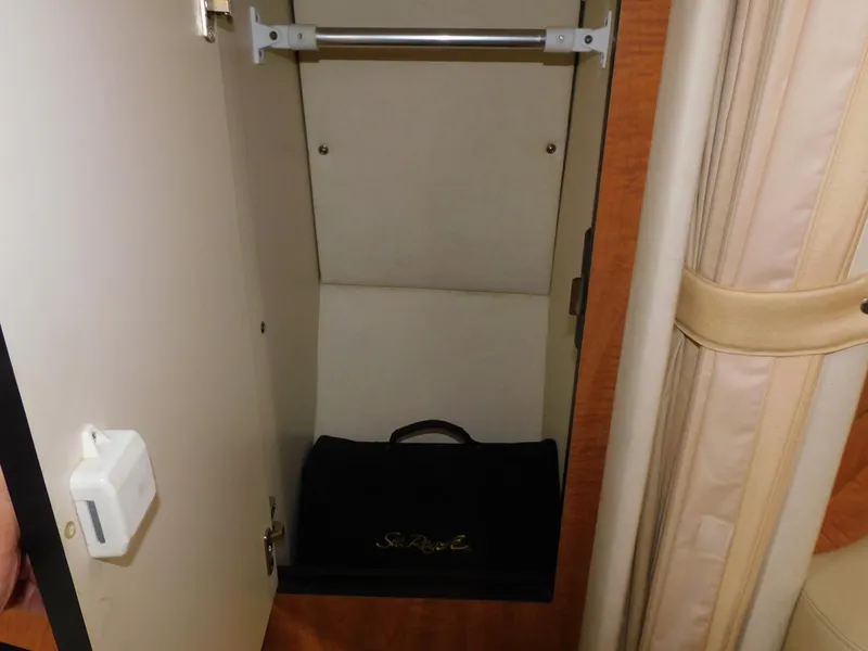 Slide: The Image of Sea Ray Sundancer 320 2006 - 36