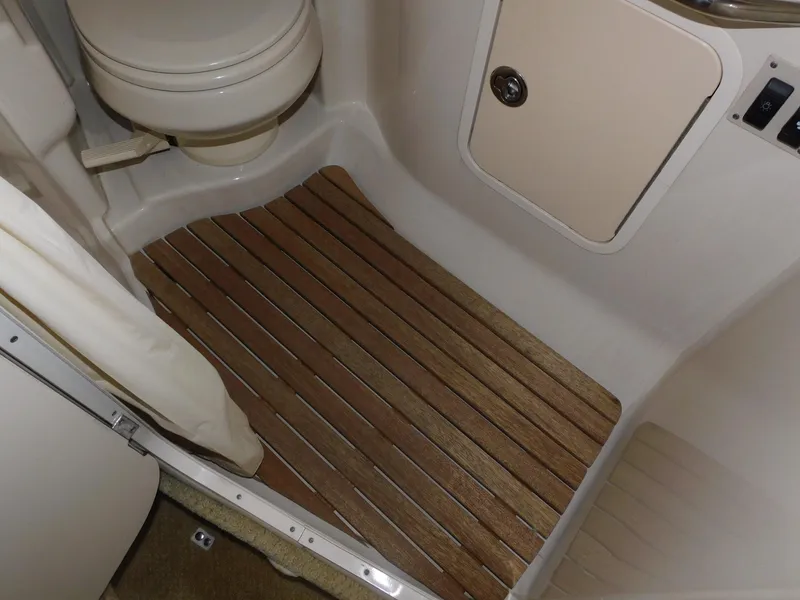 Slide: The Image of Sea Ray Sundancer 320 2006 - 48