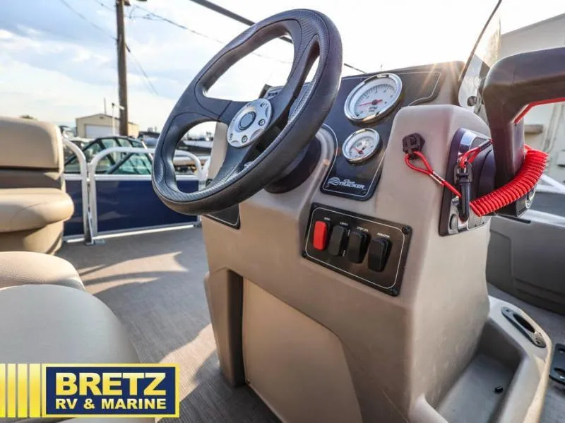 Slide: The Image of Bass Buggy 18 DLX 2025 - 9