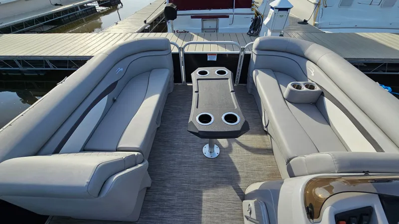 Slide: The Image of Bennington SV 22 Quad Bench 2021 - 12