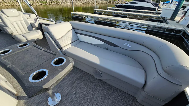 Slide: The Image of Bennington SV 22 Quad Bench 2021 - 14