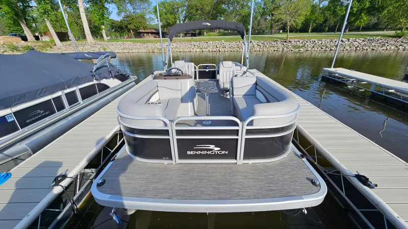 Slide: The Image of Bennington SV 22 Quad Bench 2021 - 3