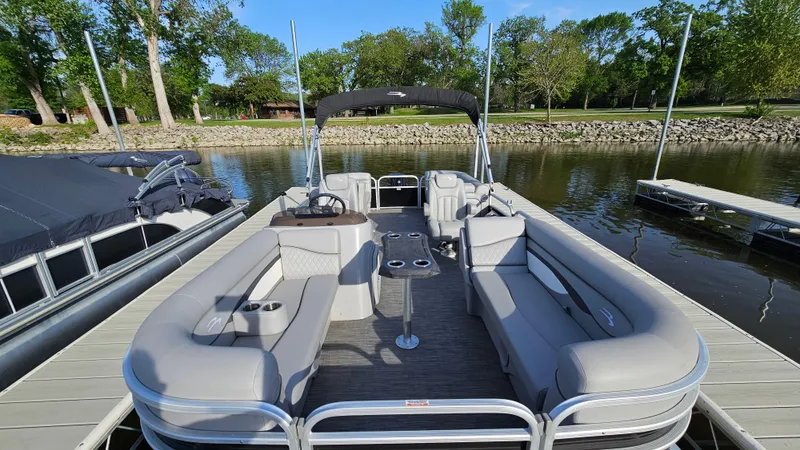 Slide: The Image of Bennington SV 22 Quad Bench 2021 - 4