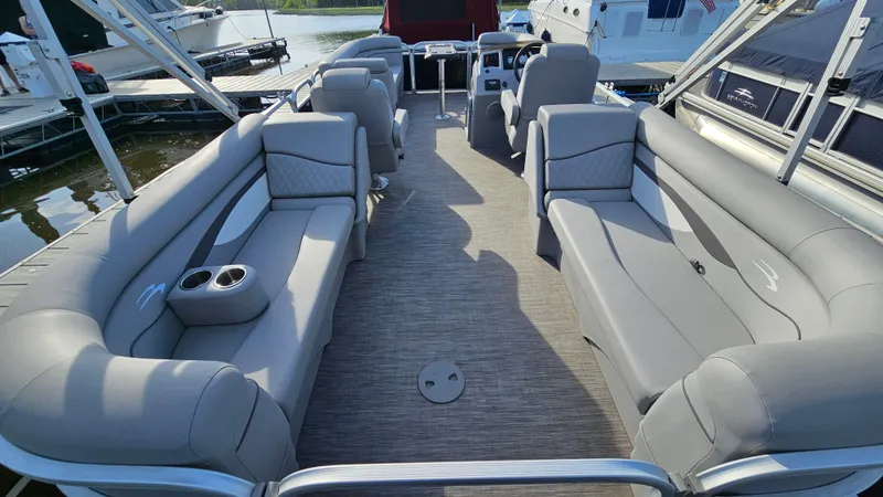 Slide: The Image of Bennington SV 22 Quad Bench 2021 - 7