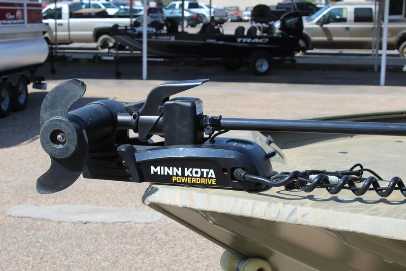 Slide: The Image of Minn Kota PowerDrive motor on 2018 Tracker GRIZZLY® 1860 CC boat. - 6