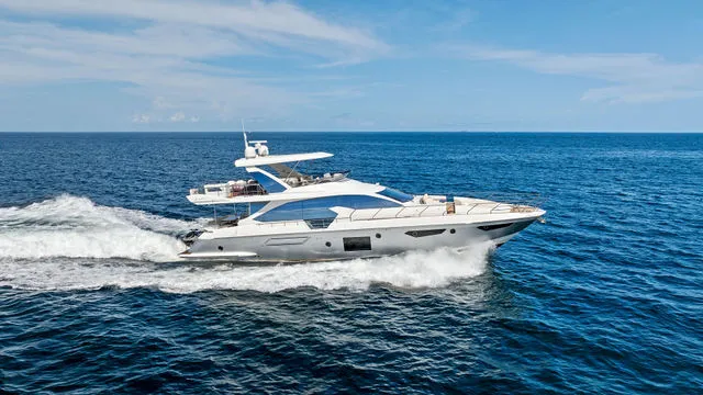Slide: The Image of Azimut Fly 72 2026 - 59