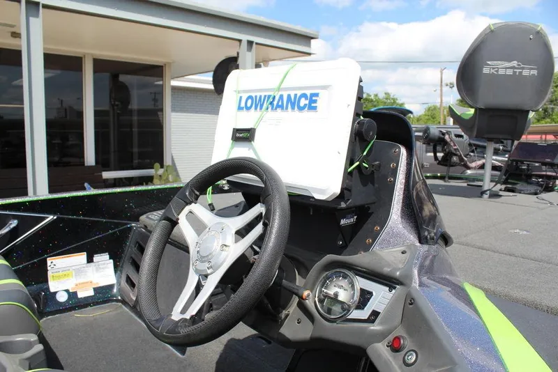 Slide: The Image of 2017 Skeeter FX20 LE boat dashboard with Lowrance navigation system. - 12