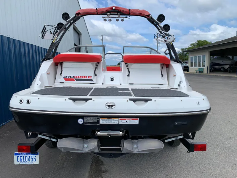 Slide: The Image of Sea-Doo 210 Wake 2012 - 11