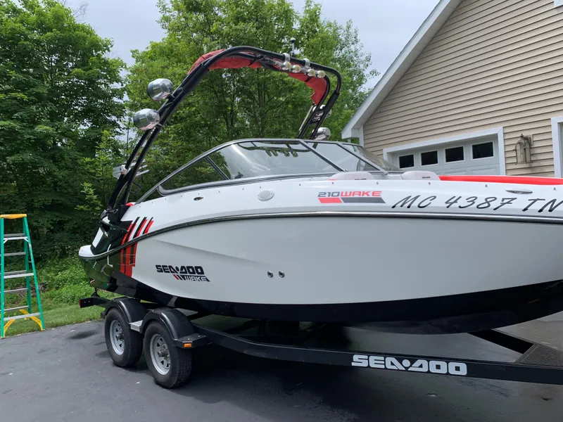 Slide: The Image of Sea-Doo 210 Wake 2012 - 3