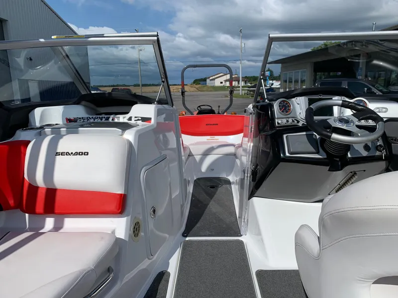 Slide: The Image of Sea-Doo 210 Wake 2012 - 5