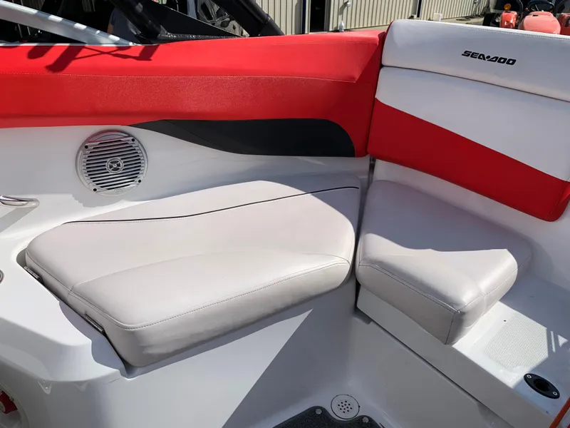 Slide: The Image of Sea-Doo 210 Wake 2012 - 7