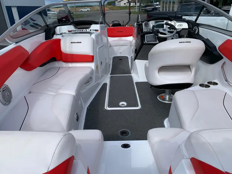 Slide: The Image of Sea-Doo 210 Wake 2012 - 9