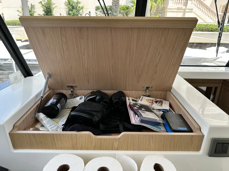 Slide: The Image of Beneteau Swift Trawler 35 2022 - 51