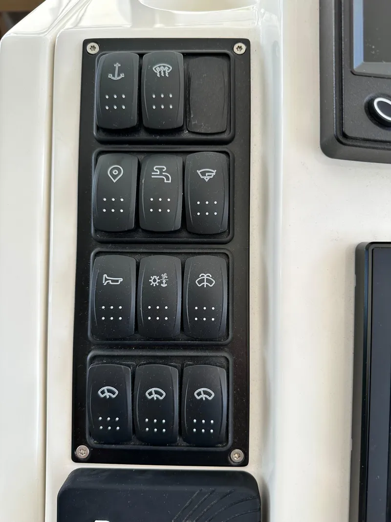 Slide: The Image of Beneteau Swift Trawler 35 2022 - 52