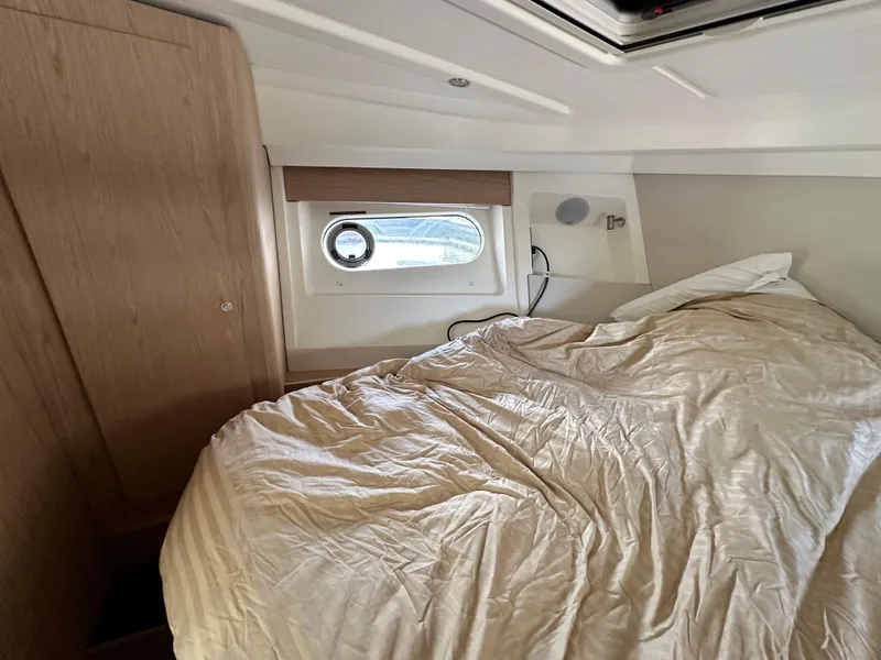 Slide: The Image of Beneteau Swift Trawler 35 2022 - 80