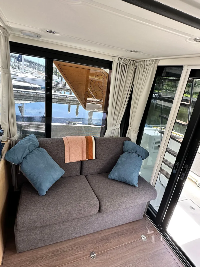 Slide: The Image of Beneteau Swift Trawler 35 2022 - 82